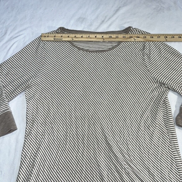 Chicos Sz 2 ZENERGY RETREAT Asymmetrical Tunic - Picture 9 of 11